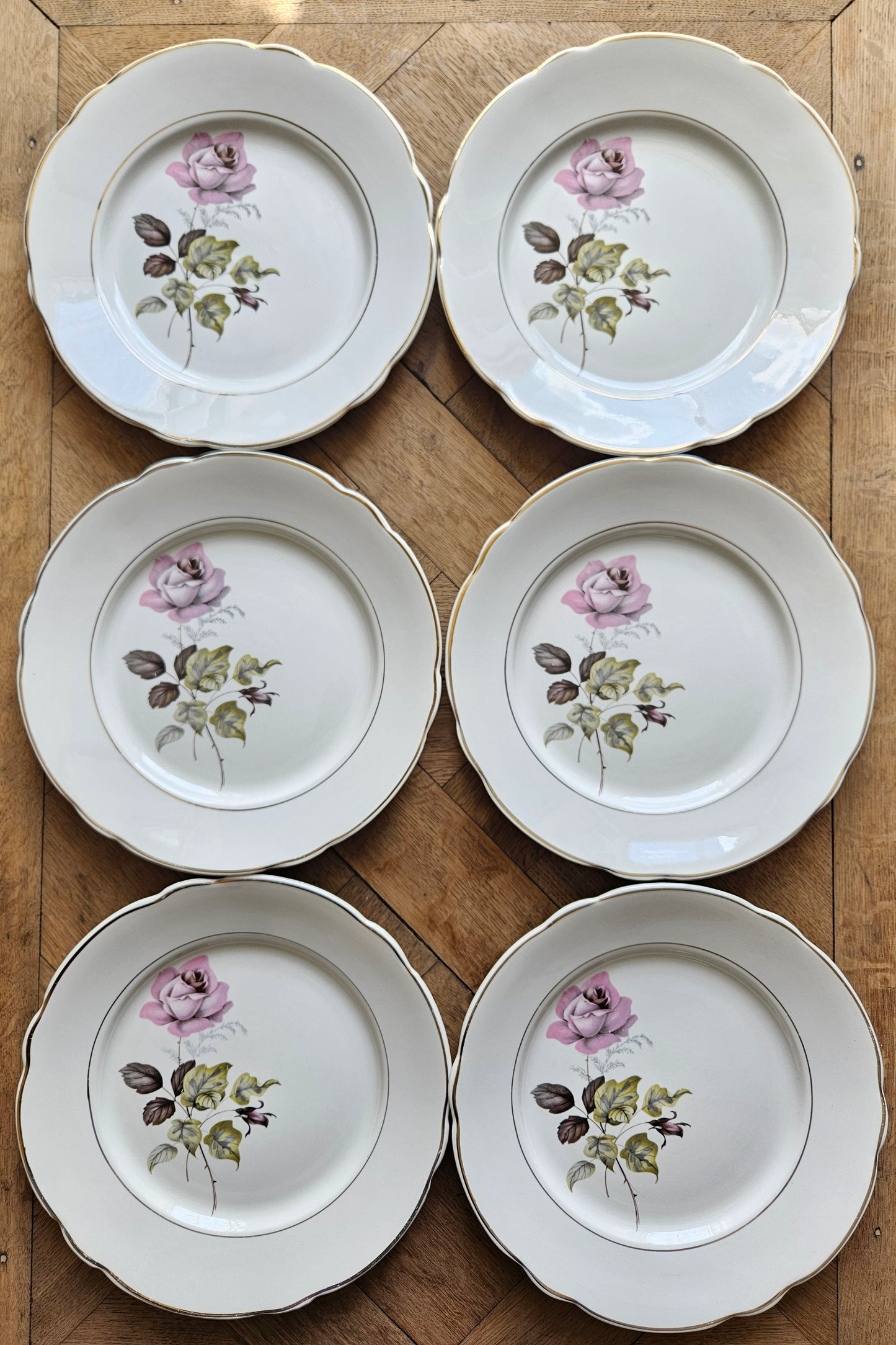 Assiettes plates K&G Lunéville Badonviller, Périgord, décor de rose rose