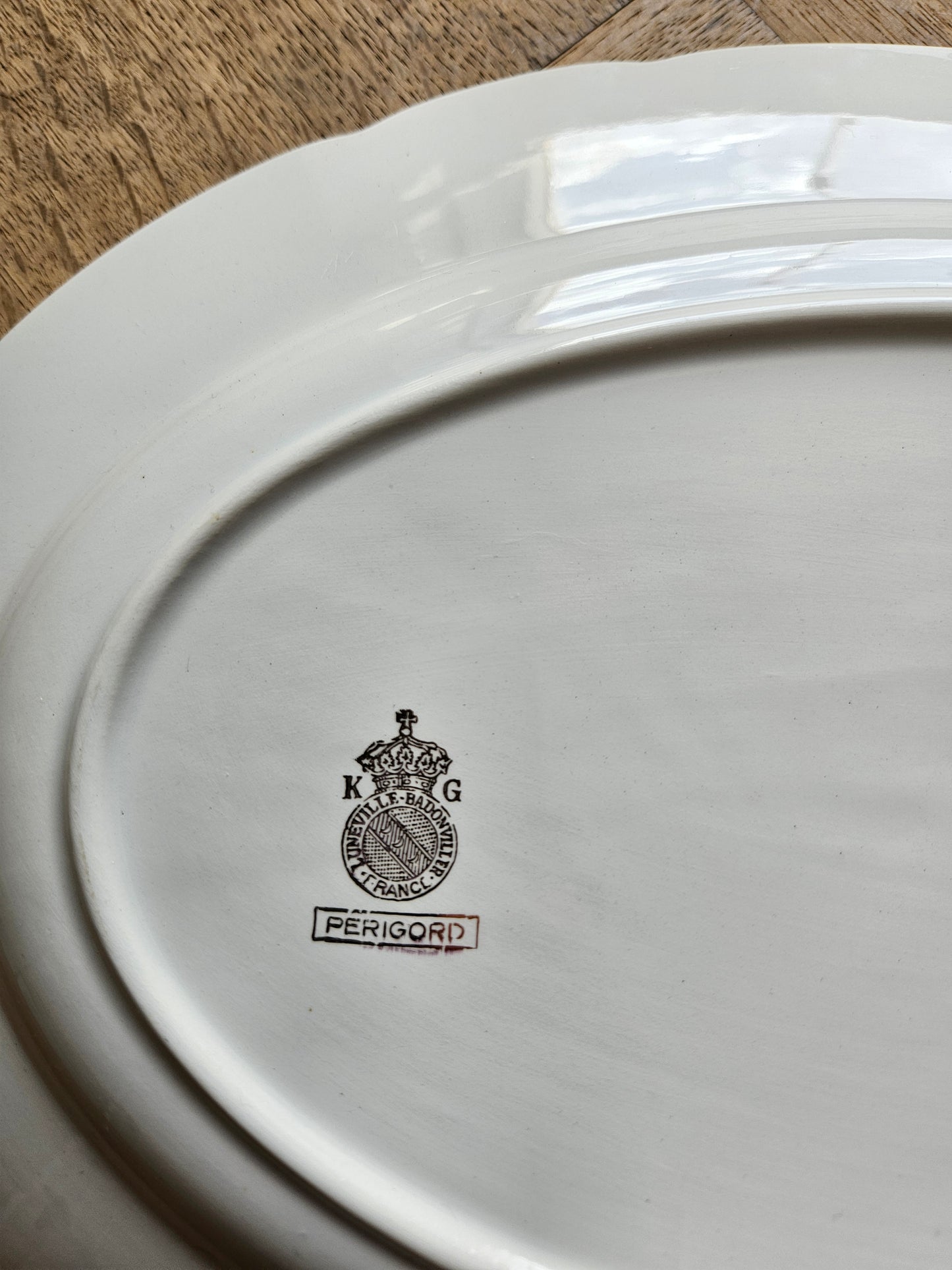 Estampille de plat ovale K&G Lunéville Badonviller, Périgord