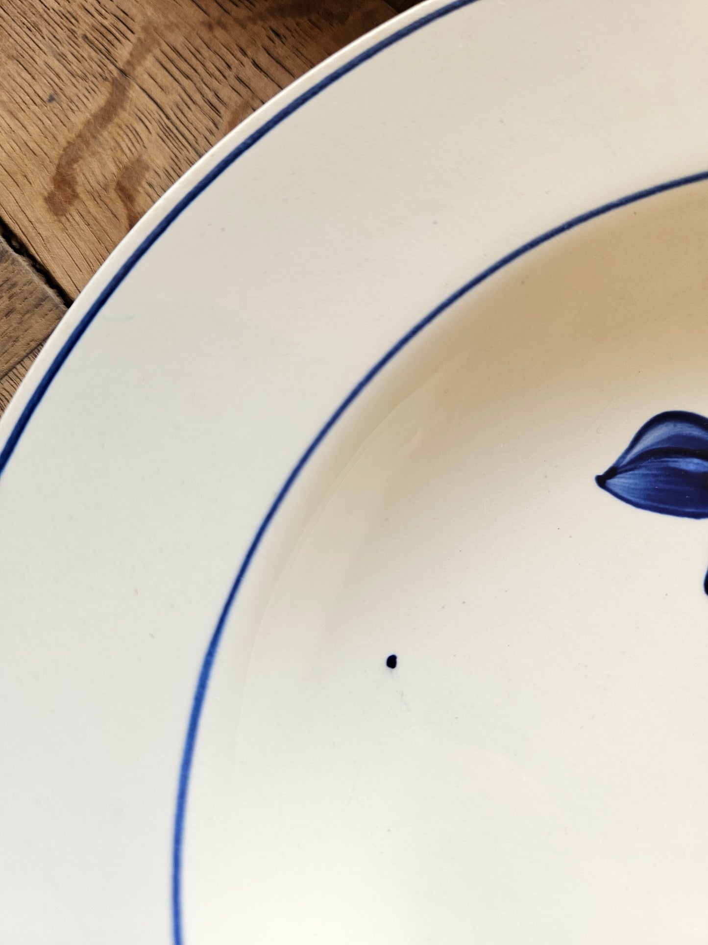 Assiettes creuses vintage HBCM, rose rouge