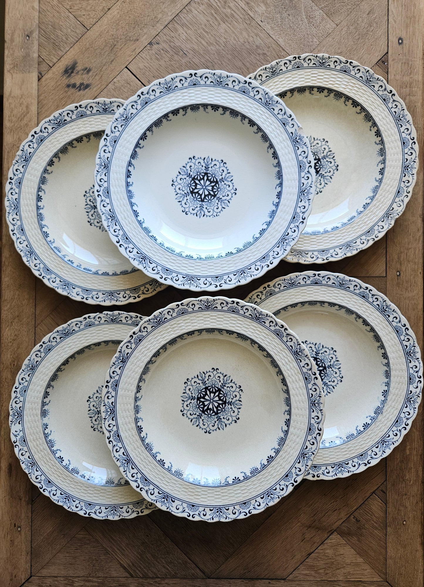 Assiettes creuses anciennes Mintons, Kerry. Terre de fer.