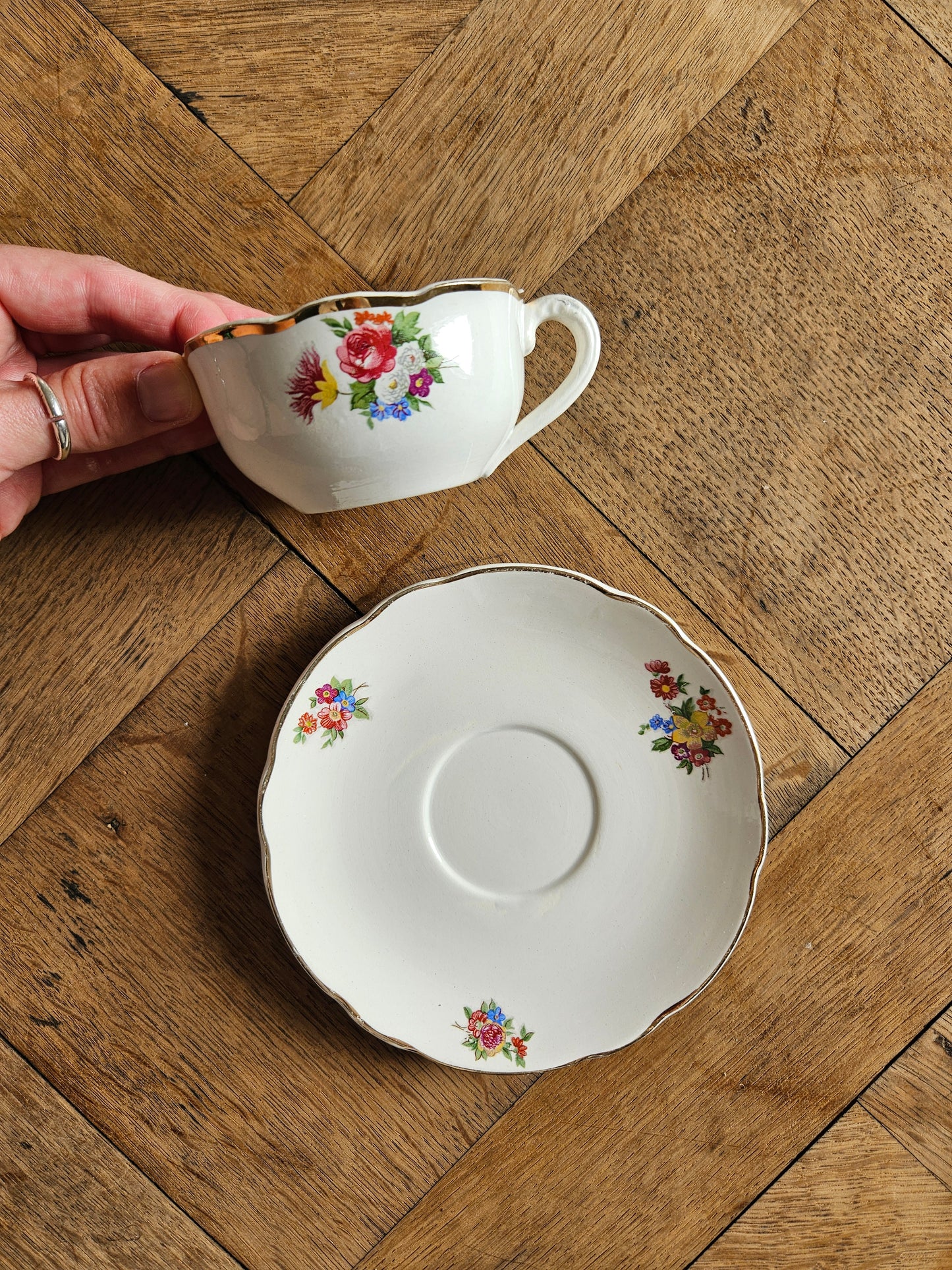 Tasse et sous-tasse vintage Digoin Sarreguemines 9405 décor fleuri