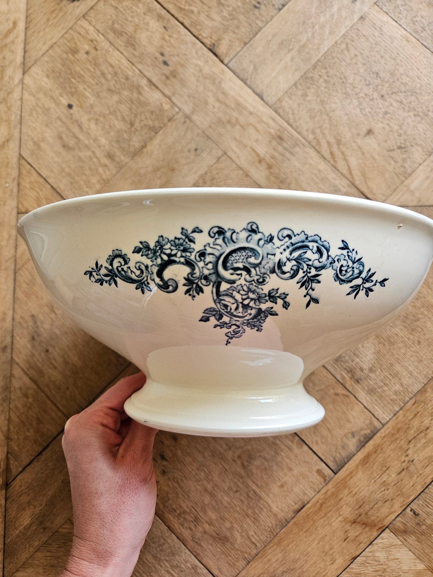 Saladier ancien HB & Cie, Louis XV