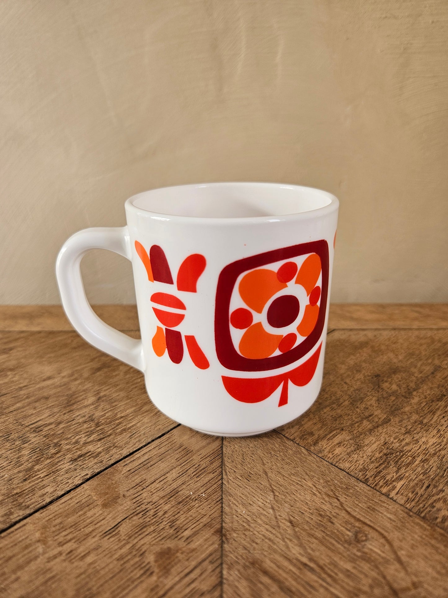Mug vintage Arcopal, Mobil, rouge et orange