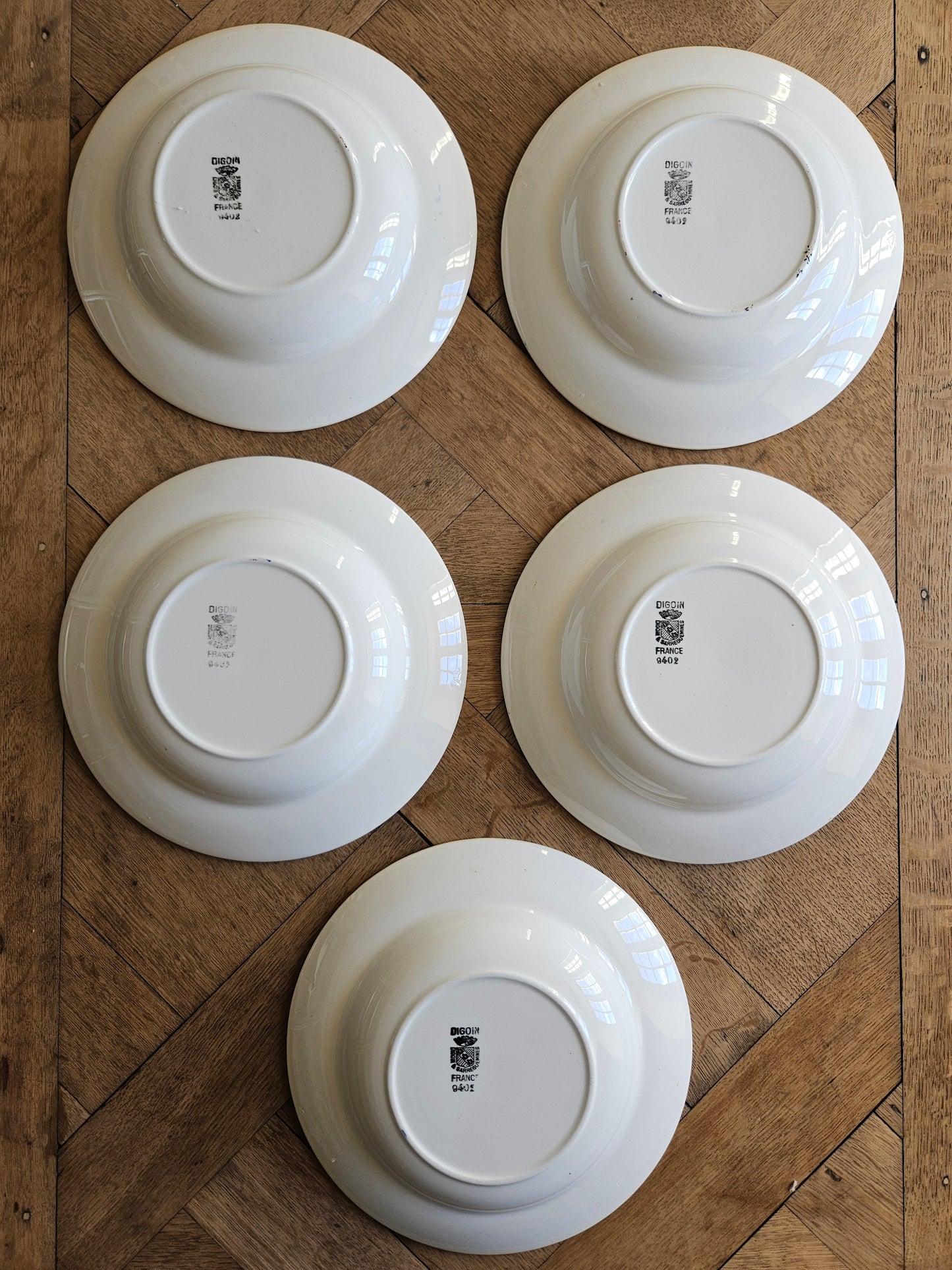 Assiettes creuses Digoin, décor basque