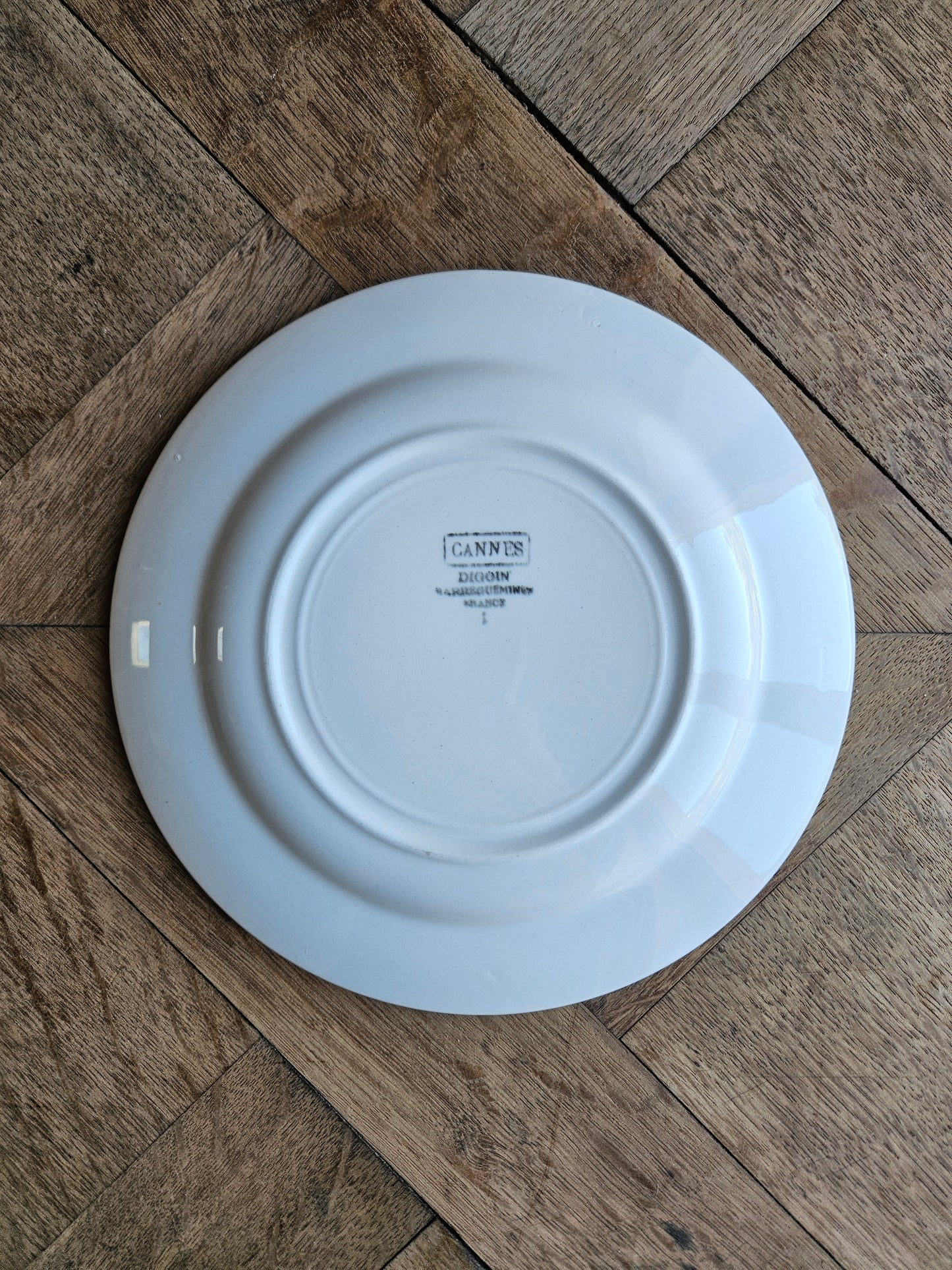 Estampille sur assiette ancienne digoin cannes