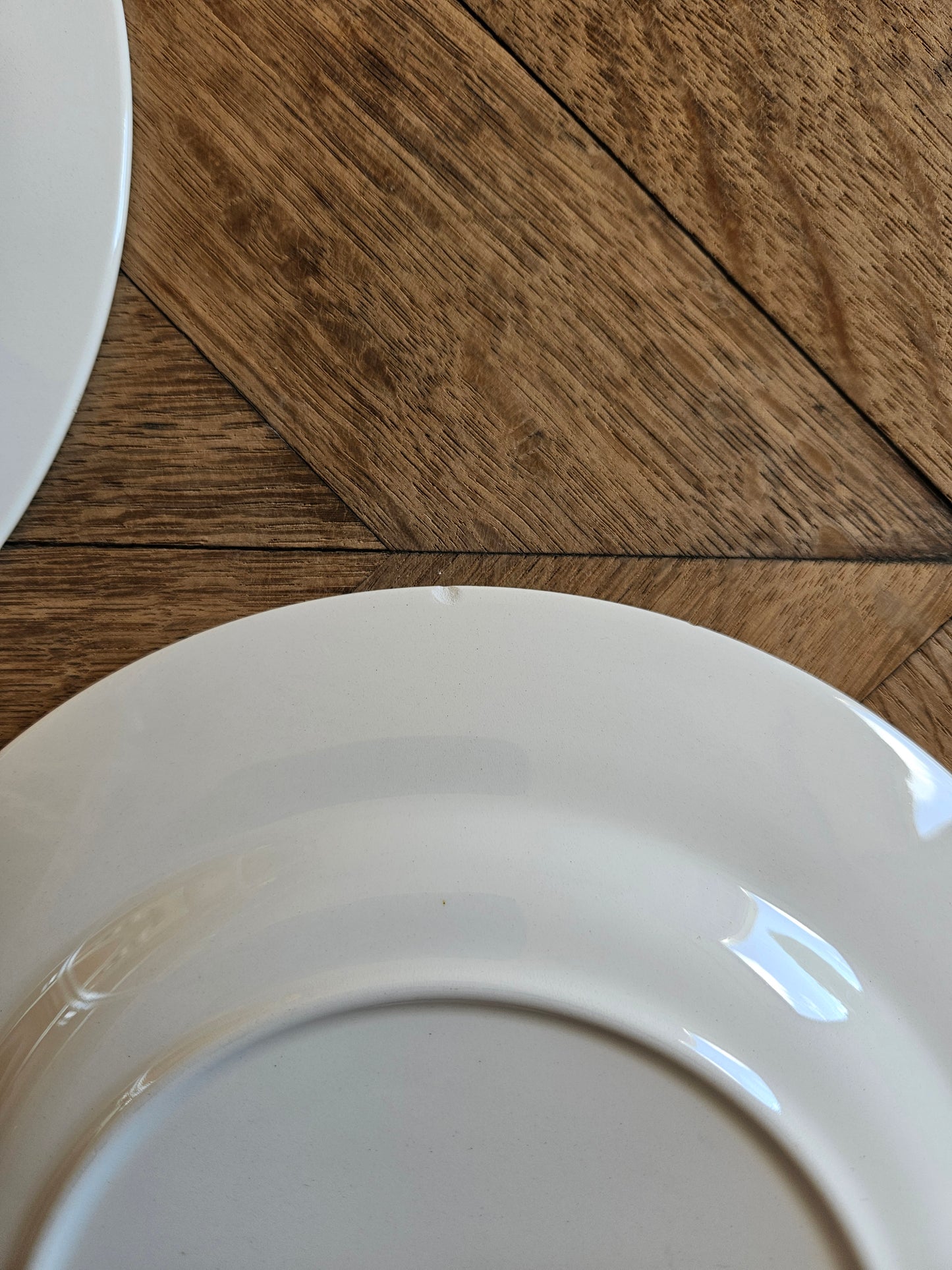 Assiettes plates dépareillées Digoin