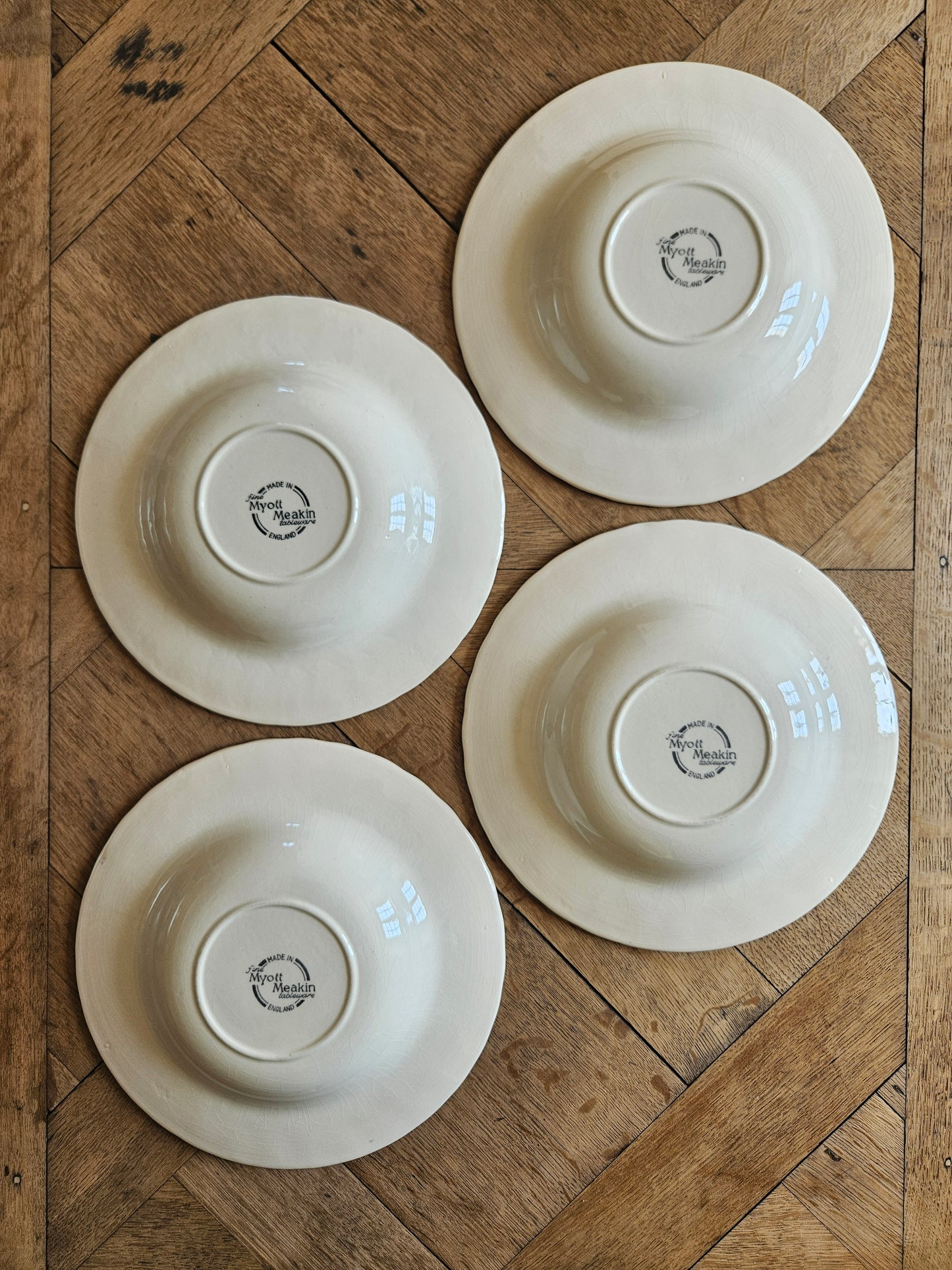 Assiettes creuses Myott, bleues