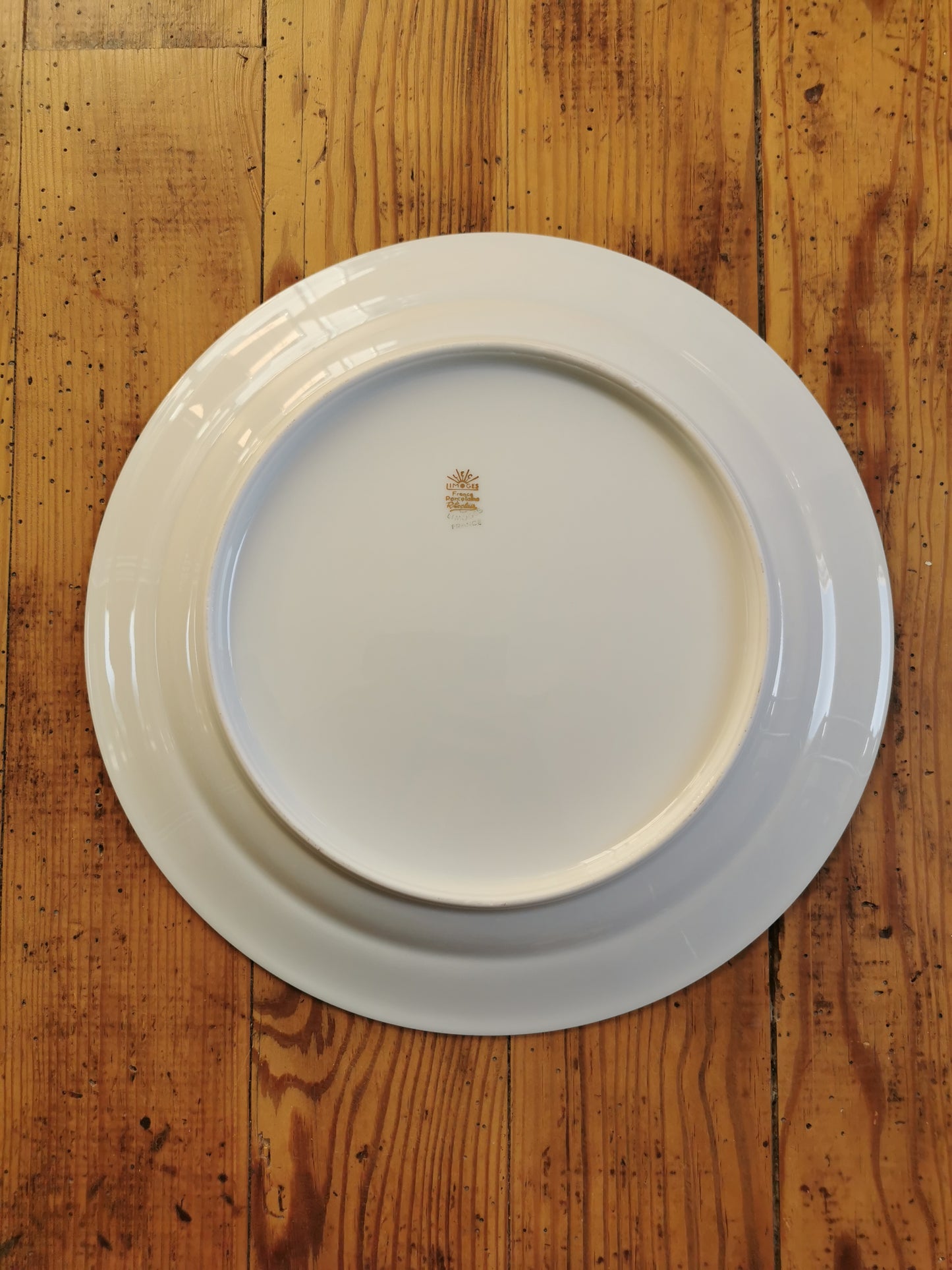 Plat rond porcelaine de Limoges, R. Leclair