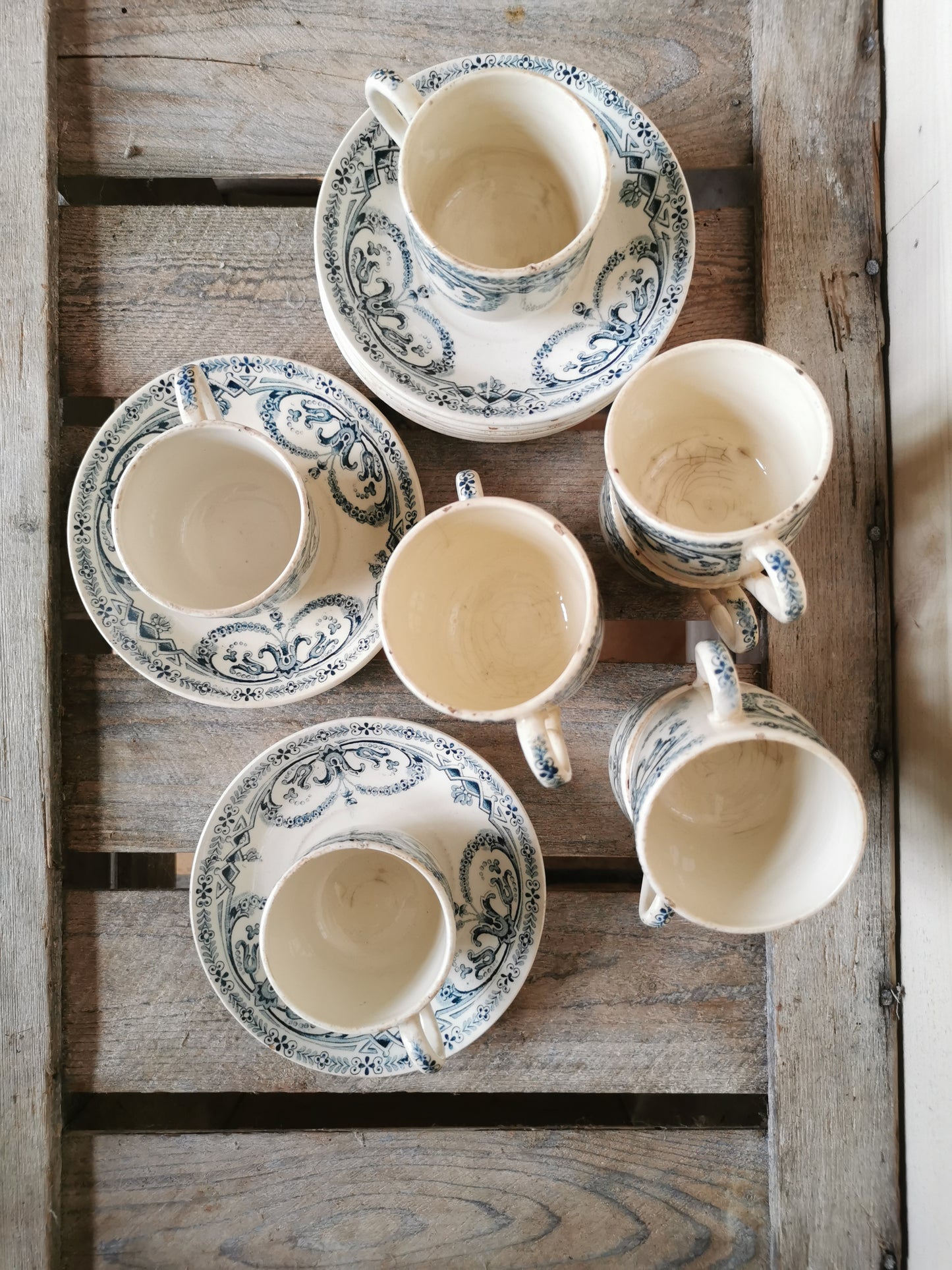 Tasses Guirlande, terre de fer