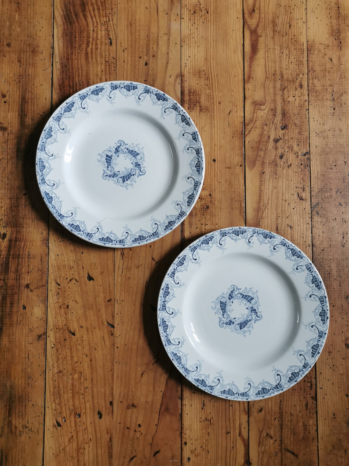 Assiettes plates Lunéville, Bordure