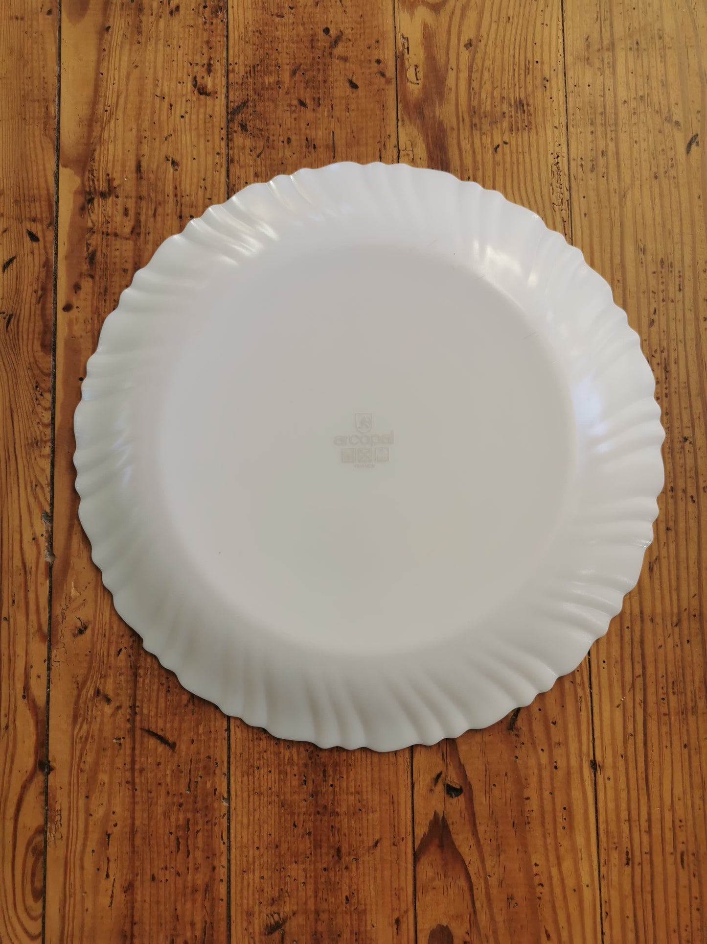 Plat rond Arcopal, Honorine