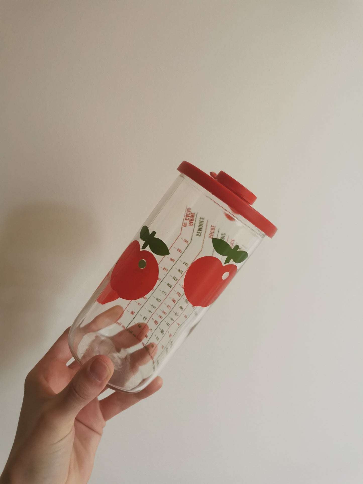 Verre doseur Henkel à couvercle