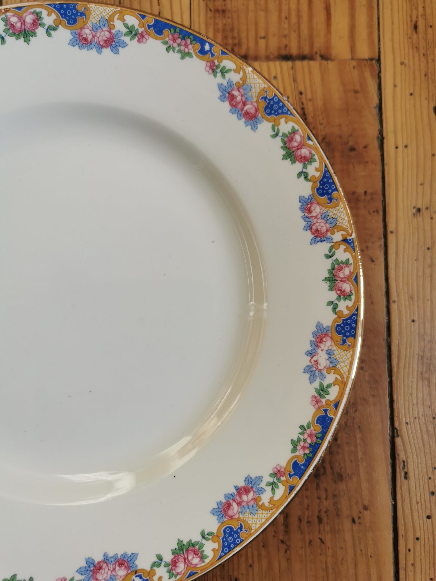 Assiette sur pied Digoin