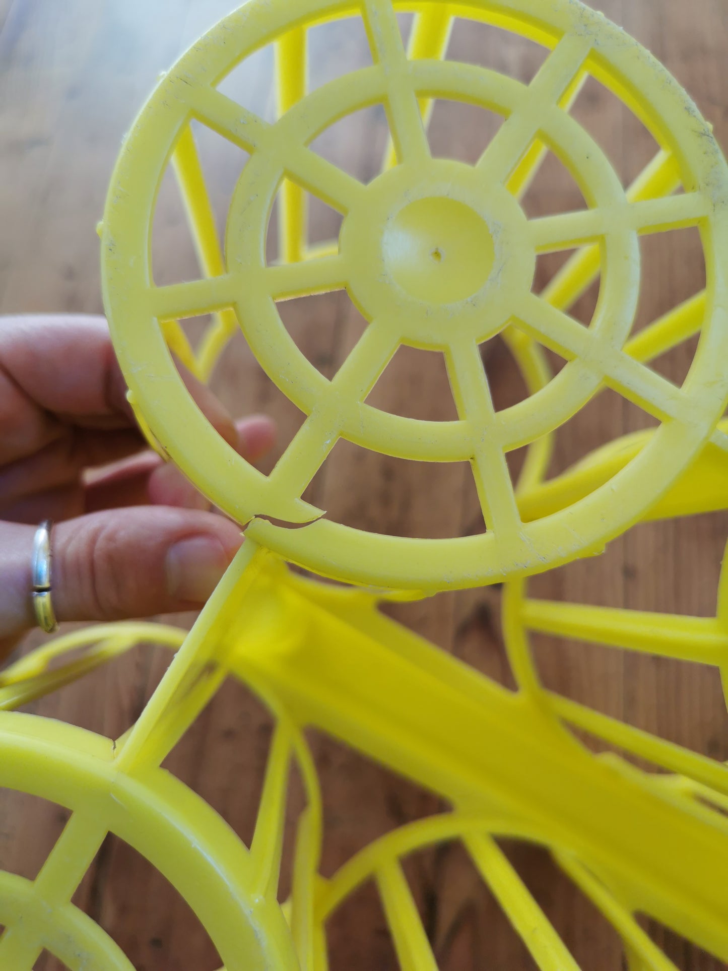 Porte bouteilles en plastique, jaune