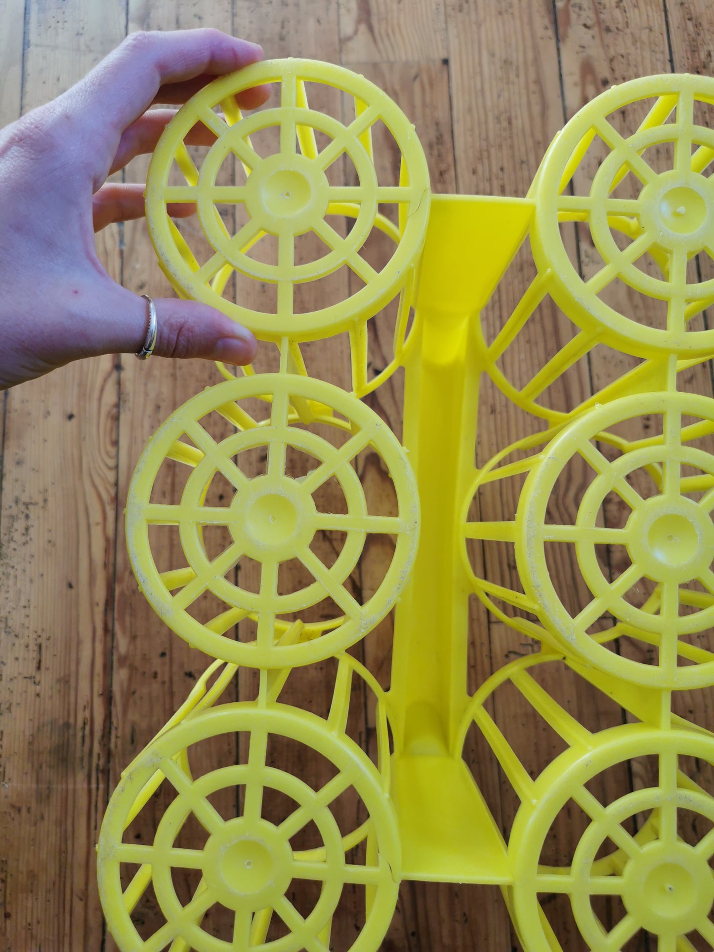 Porte bouteilles en plastique, jaune