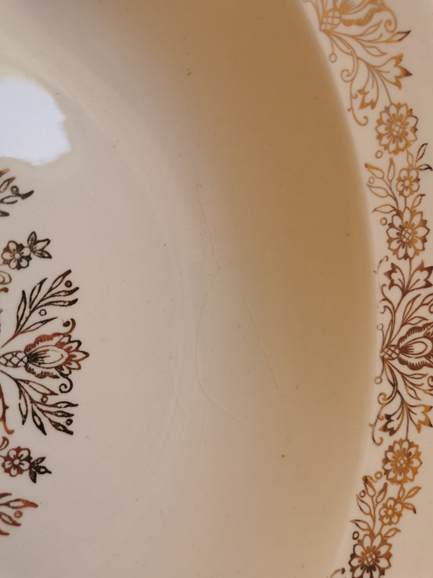 Plat creux vintage L'Amandinoise, blanc et doré