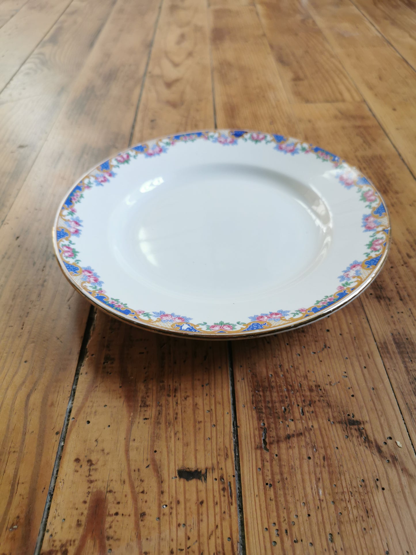 Assiette sur pied Digoin