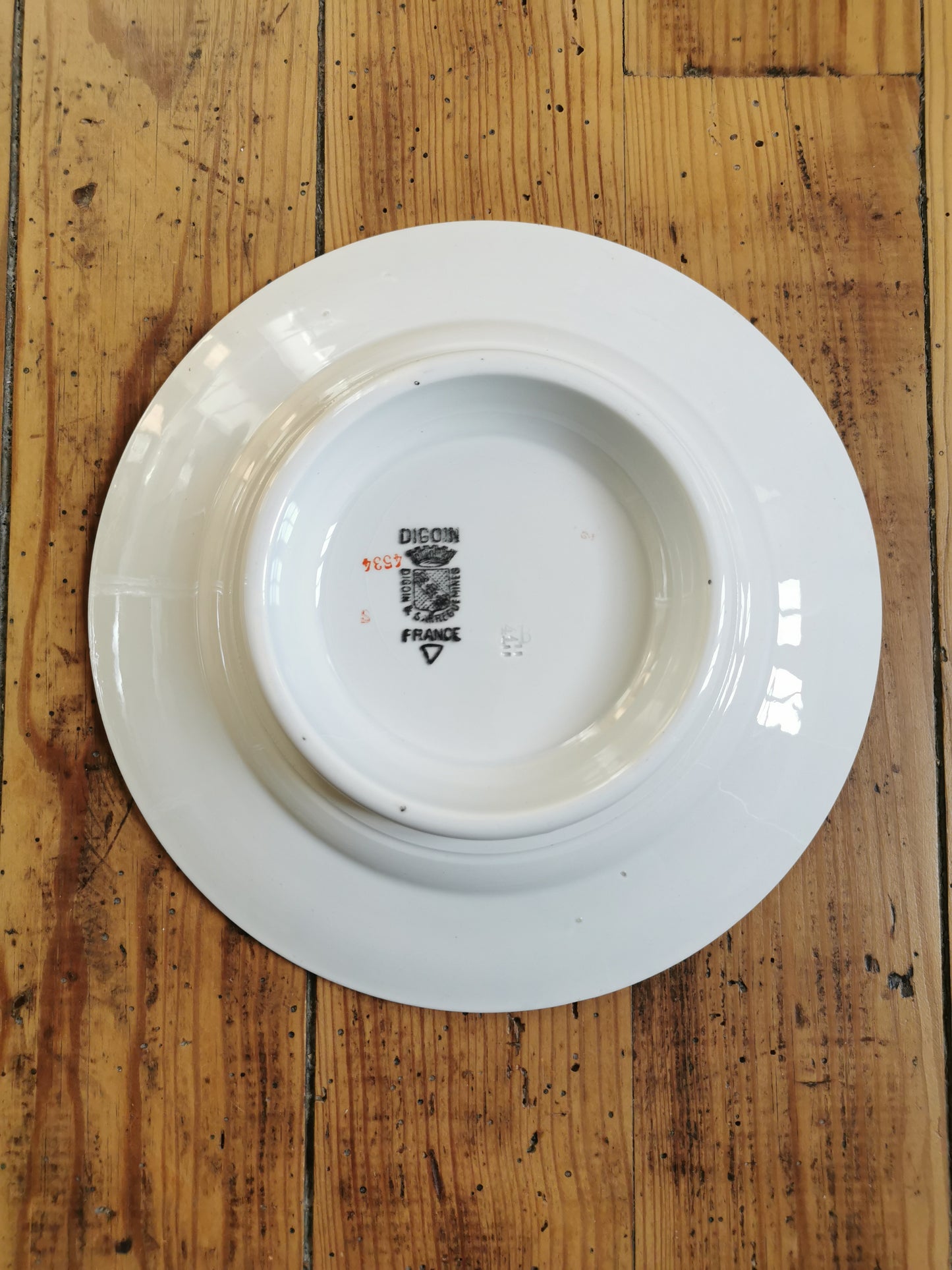 Assiette sur pied Digoin