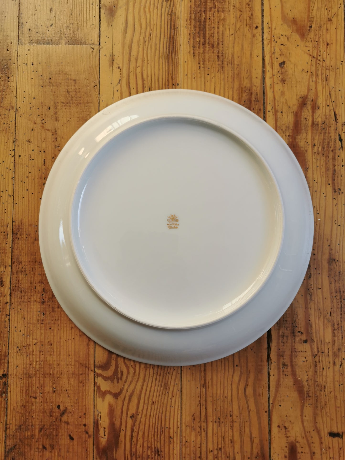 Plat creux porcelaine de Limoges, R. Leclair