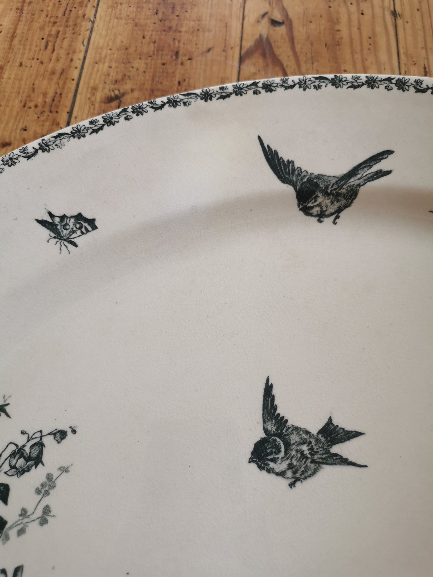 Grand plat ovale E. Bourgeois