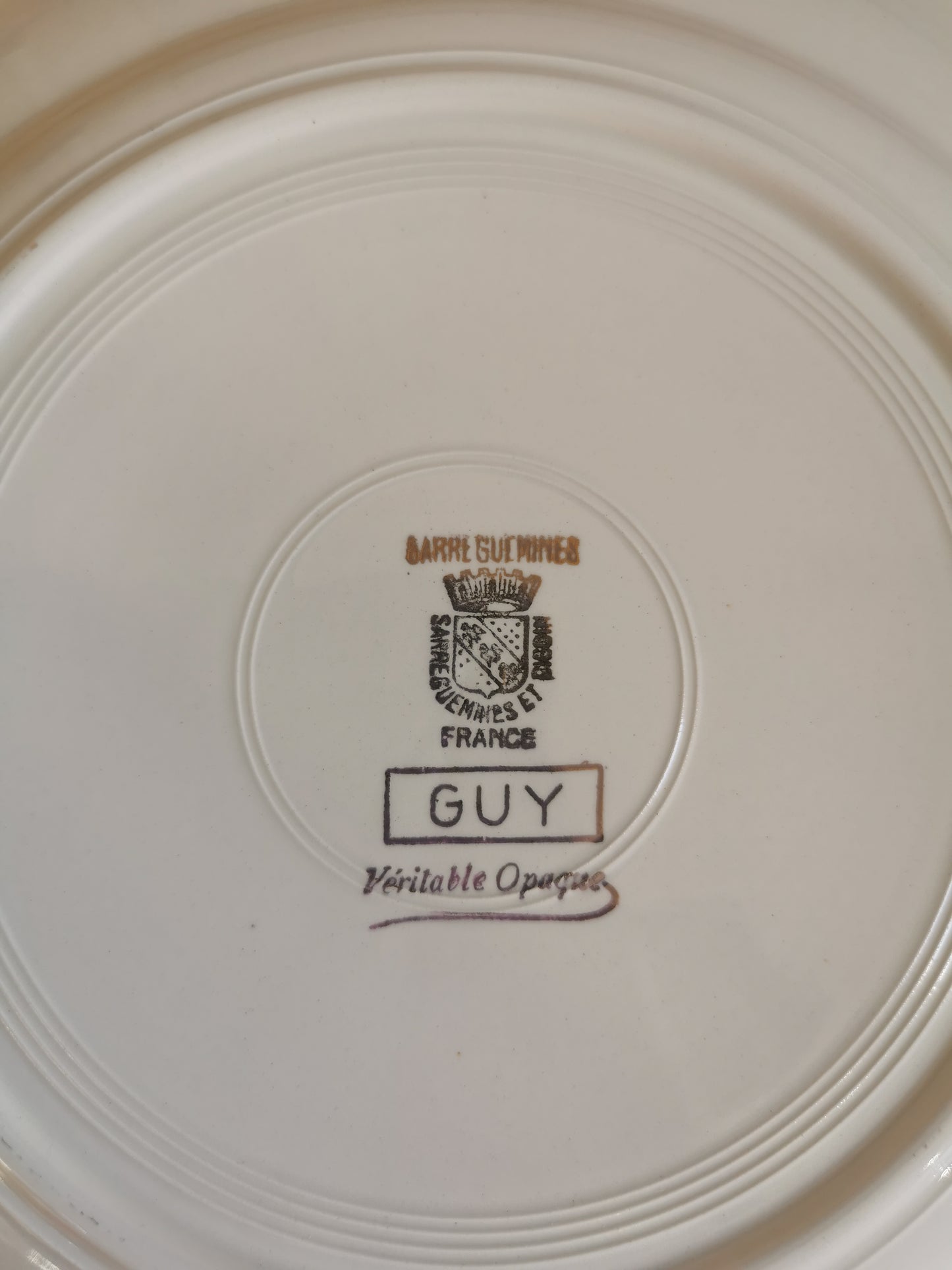 Assiettes plates dépareillées "Shabby Chic"