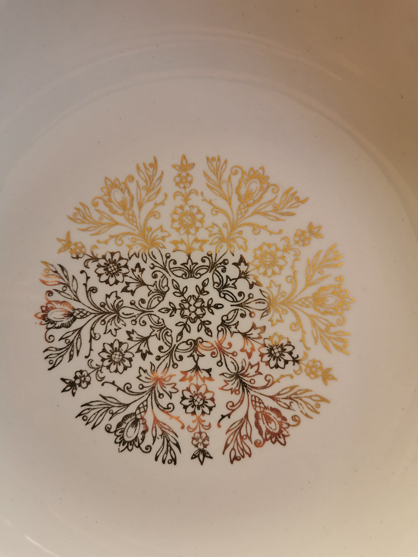 Plat creux vintage L'Amandinoise, blanc et doré