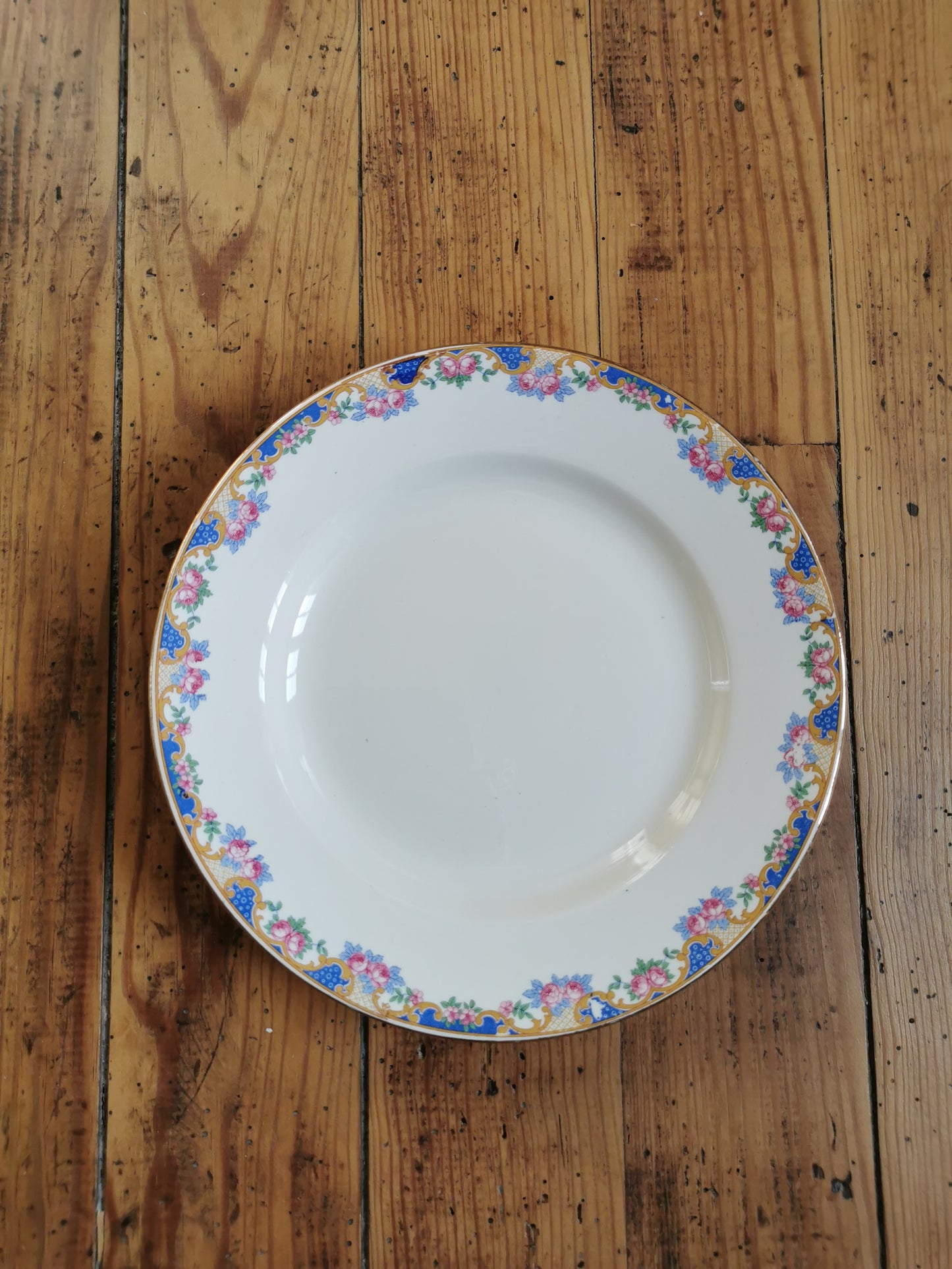 Assiette sur pied Digoin