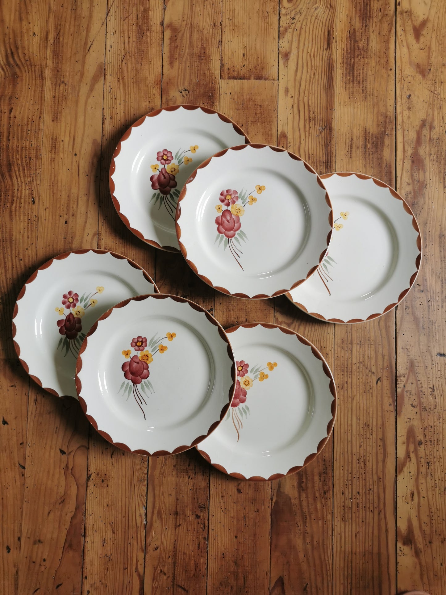 Assiettes plates HBCM, Huguette