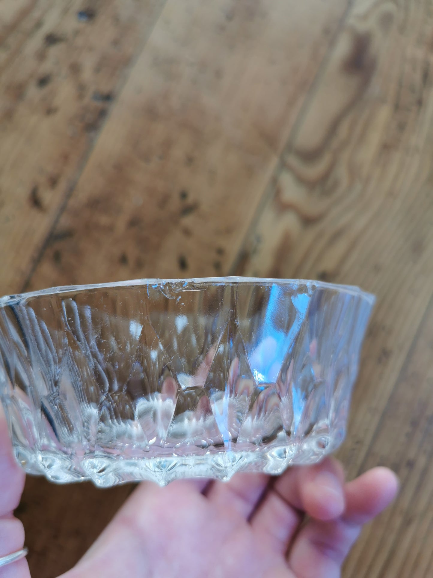 Coupelles vintage en verre ciselé