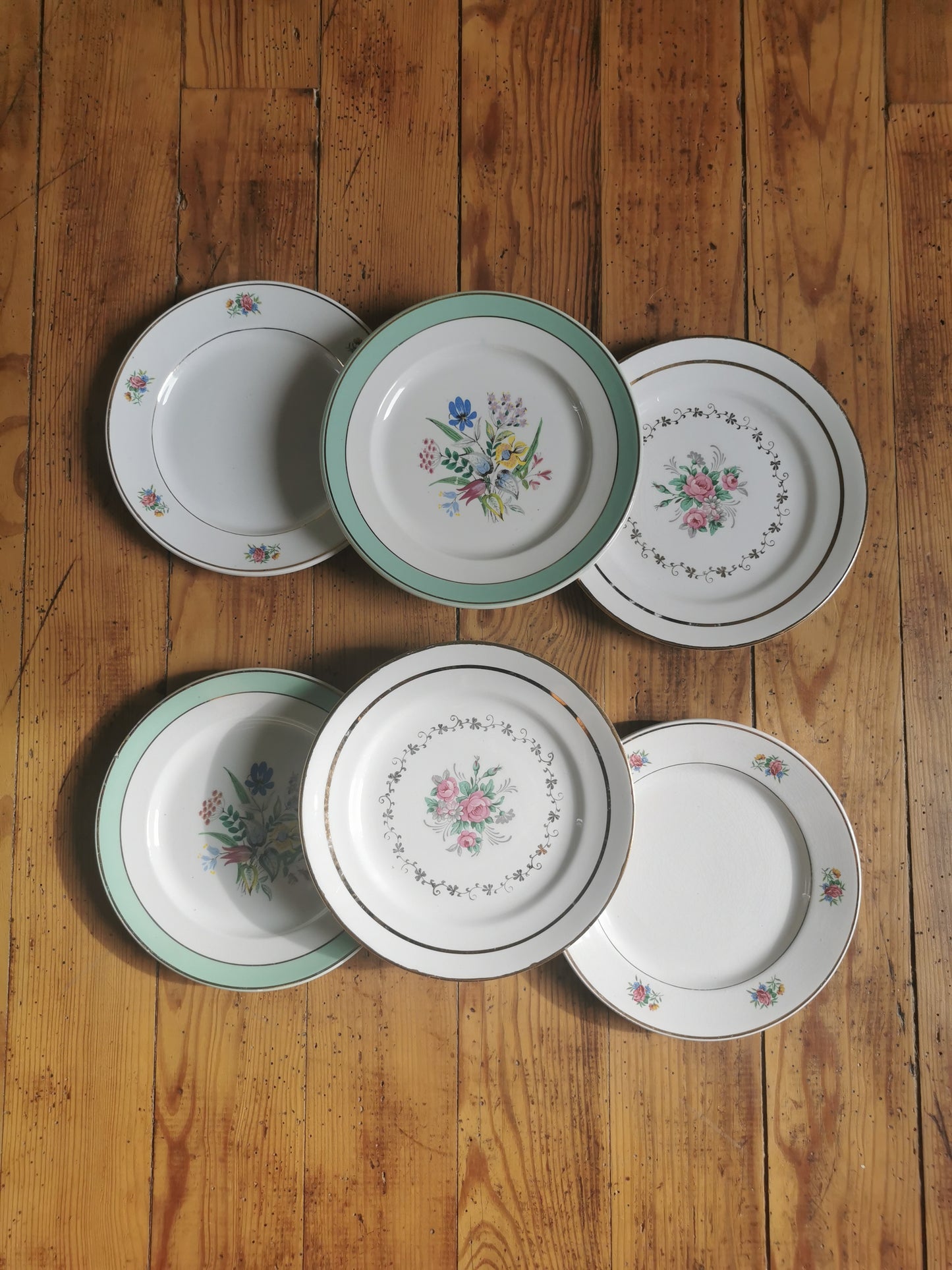 Assiettes à dessert dépareillées, vert mint & fleurs