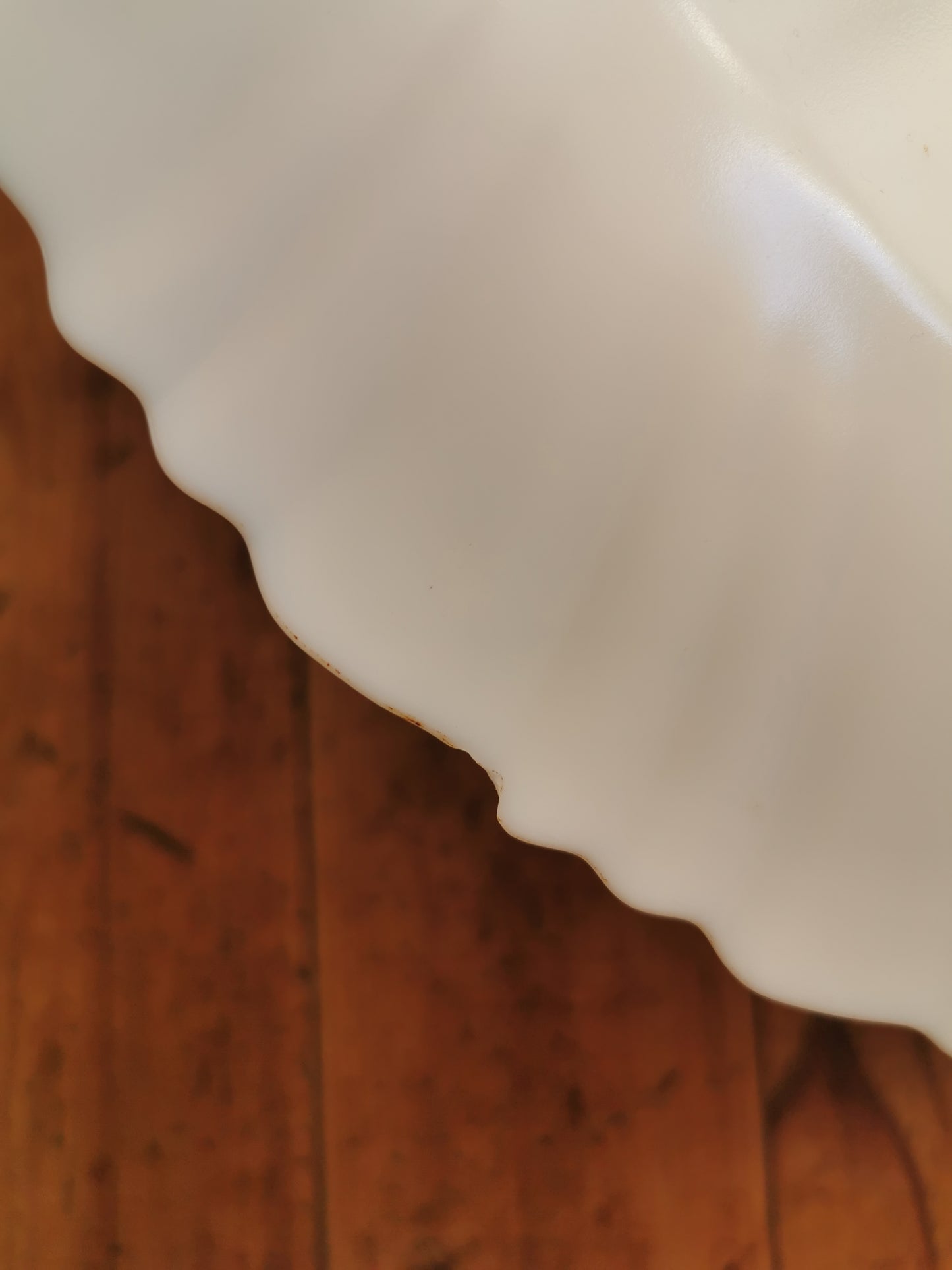 Plat rond Arcopal, Honorine