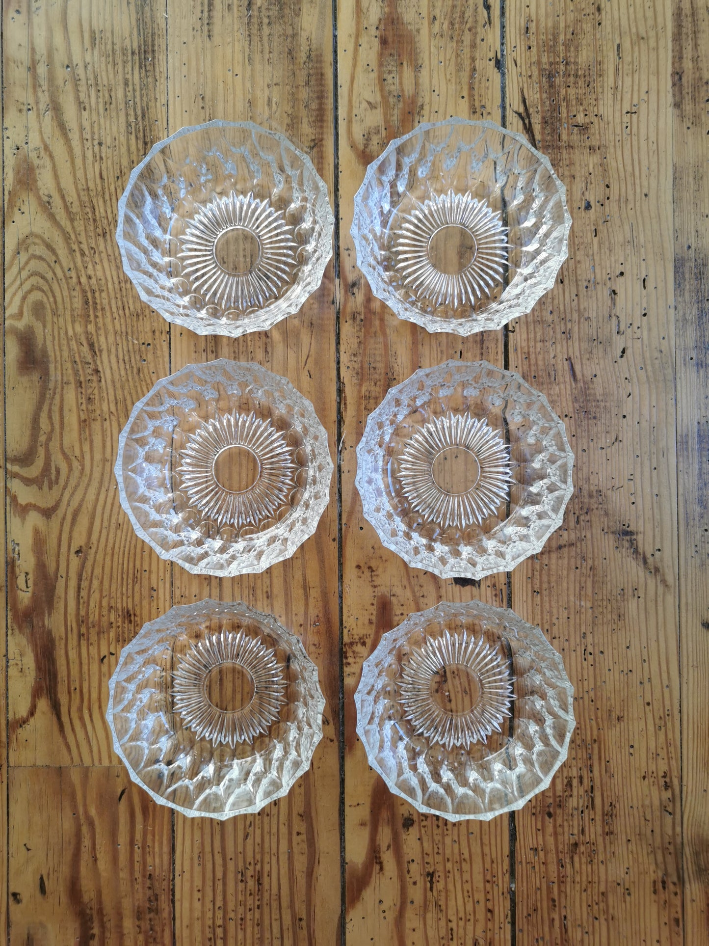 Coupelles vintage en verre ciselé