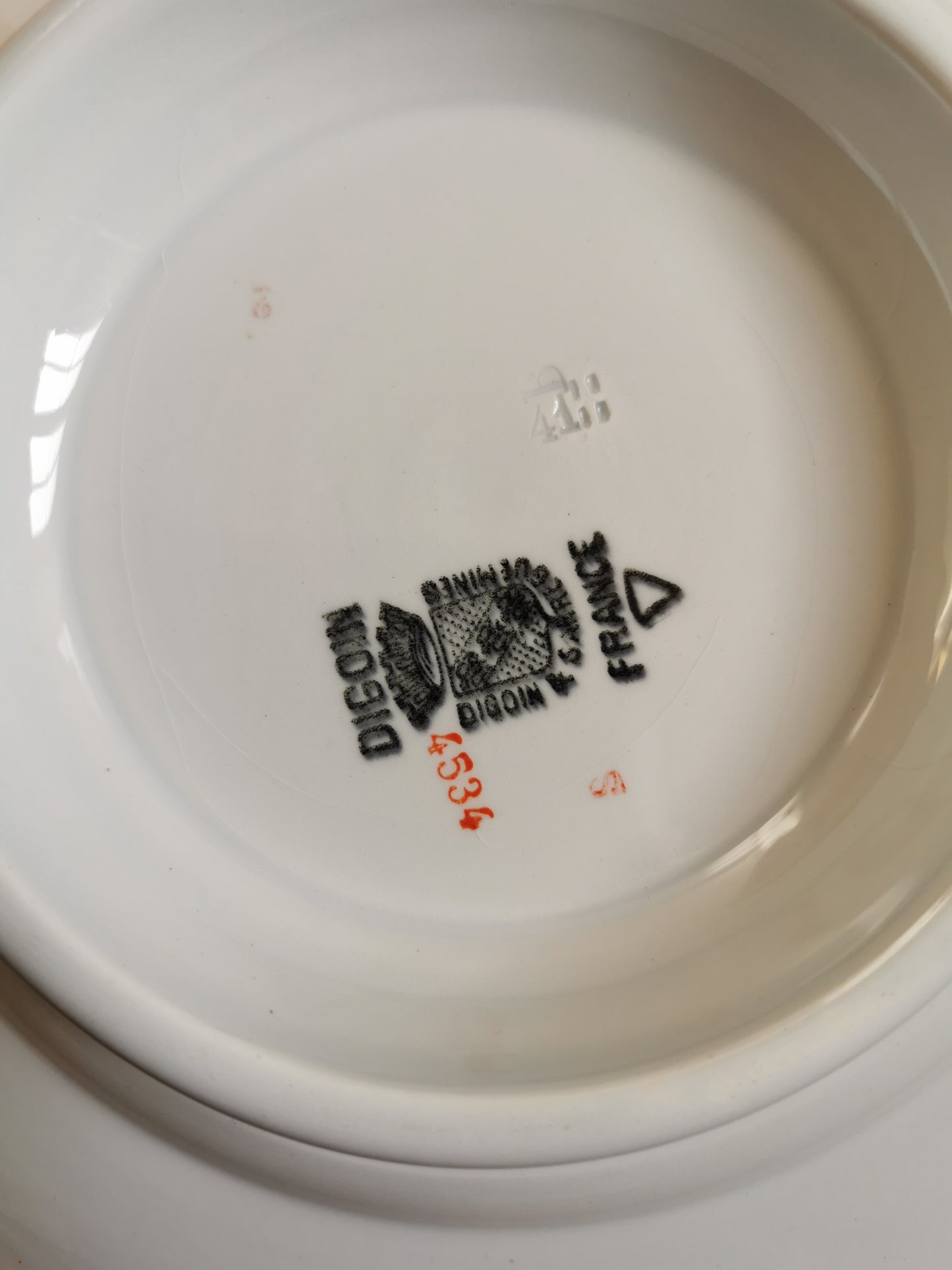 Assiette sur pied Digoin