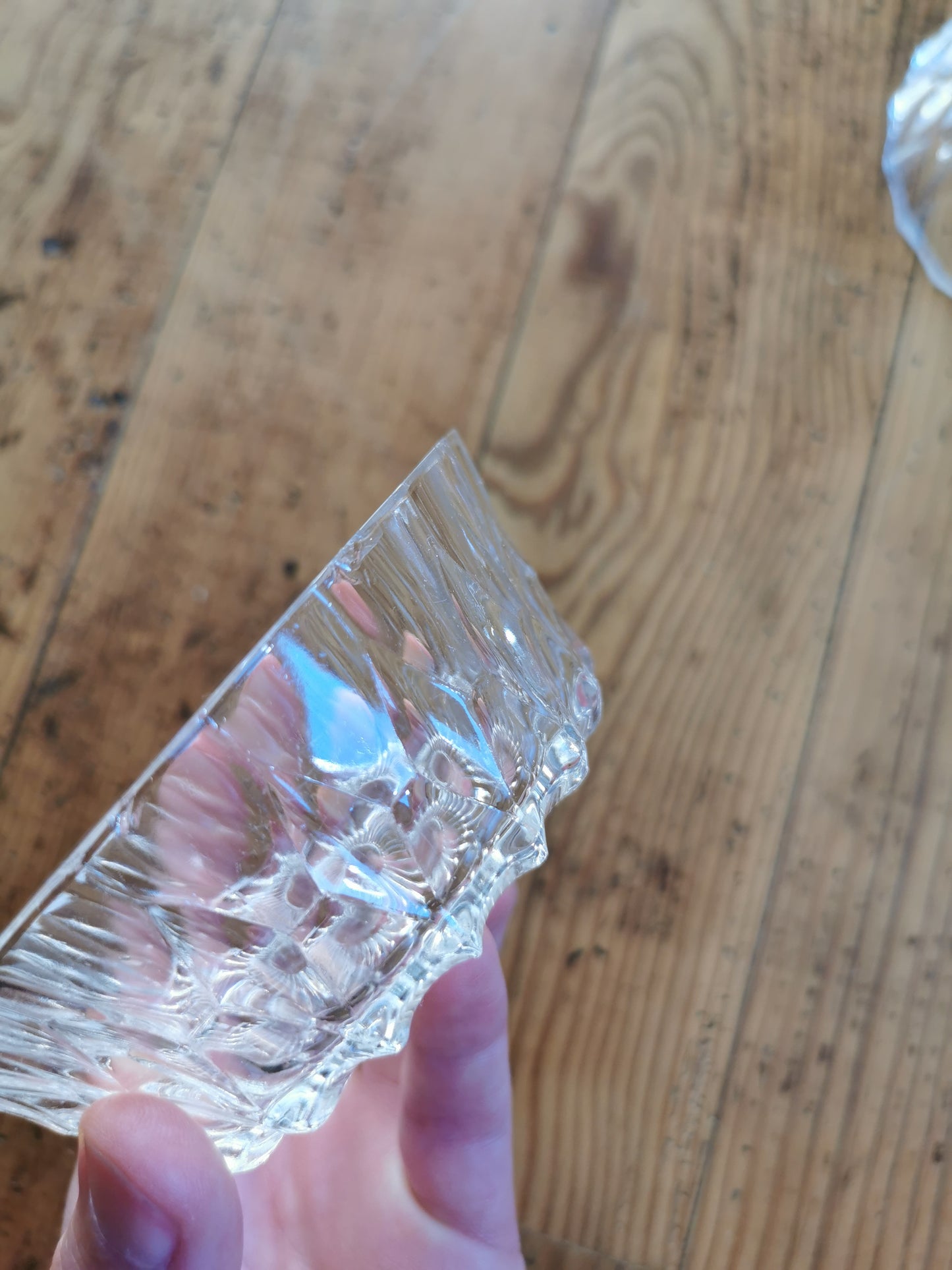 Coupelles vintage en verre ciselé