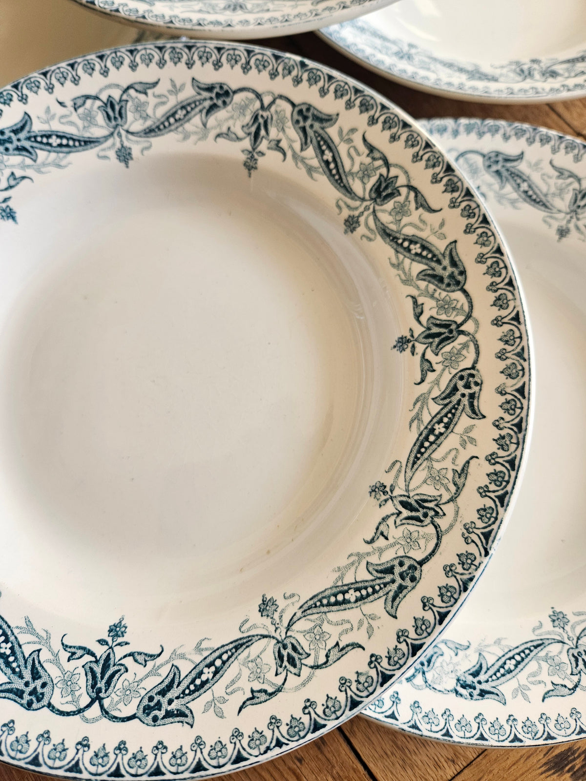 Assiettes creuses Clairefontaine, Kleber