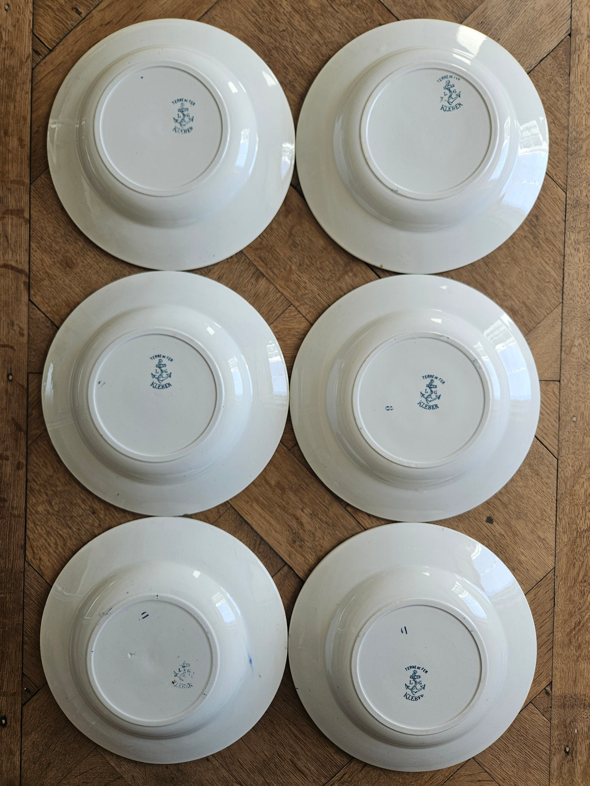 Assiettes creuses Clairefontaine, Kleber