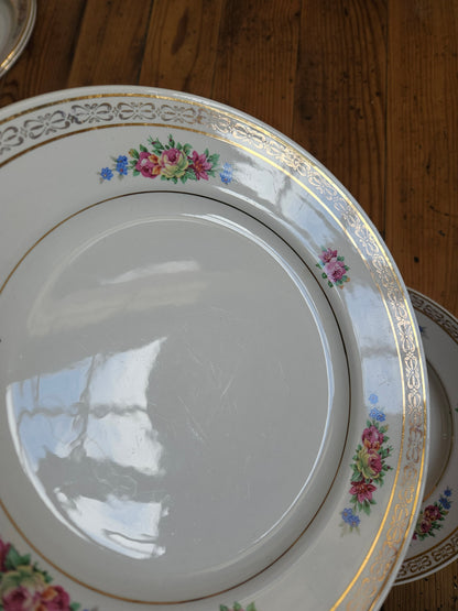 Assiettes plates dépareillées, fleurs / mint