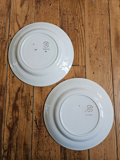 Assiettes plates dépareillées, fleurs / mint