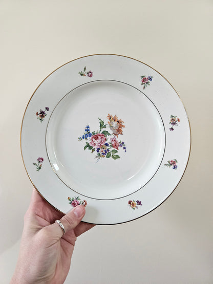 Assiettes plates dépareillées, jaune / mint / fleurs