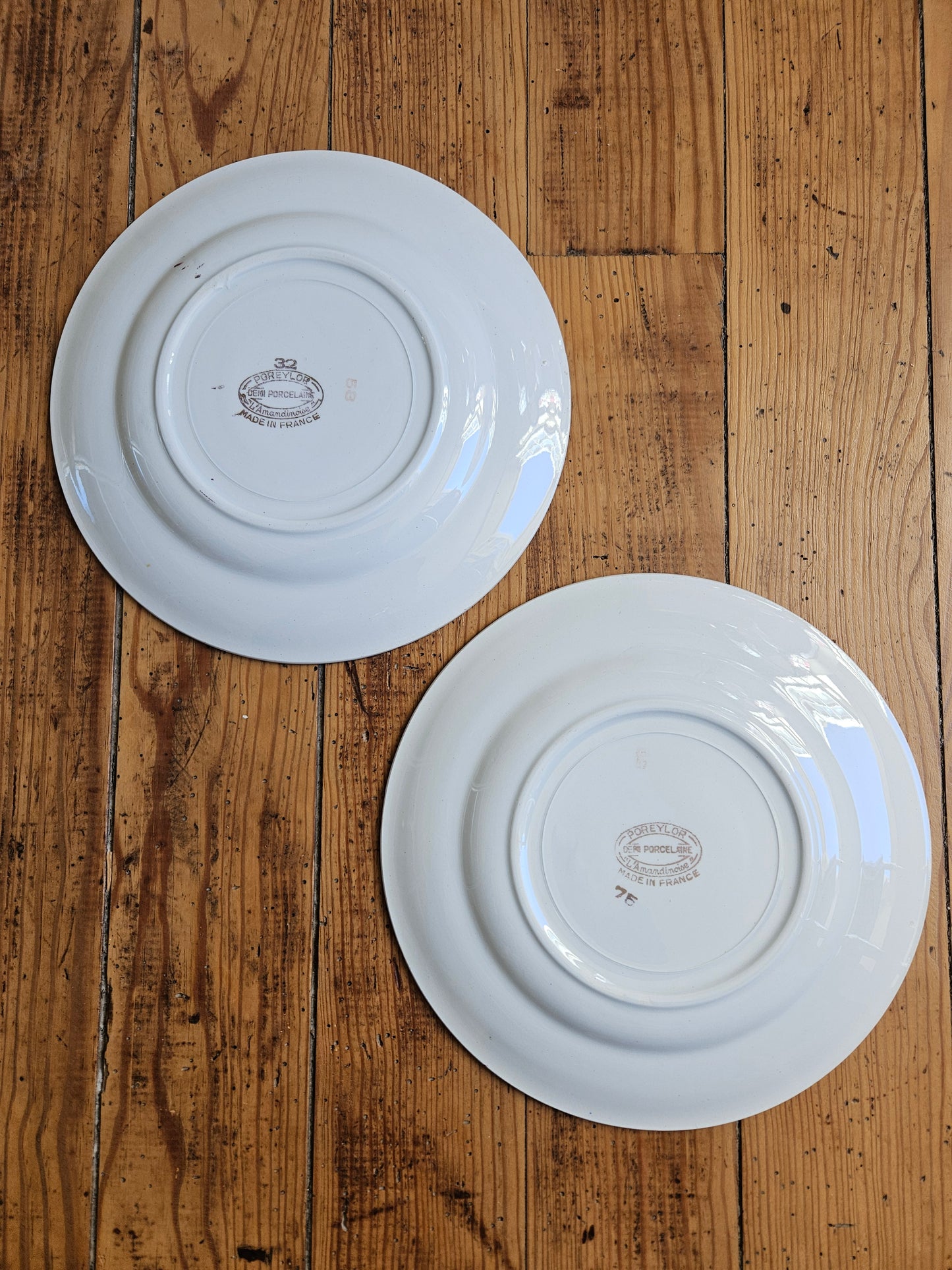 Assiettes plates dépareillées, jaune / mint / fleurs