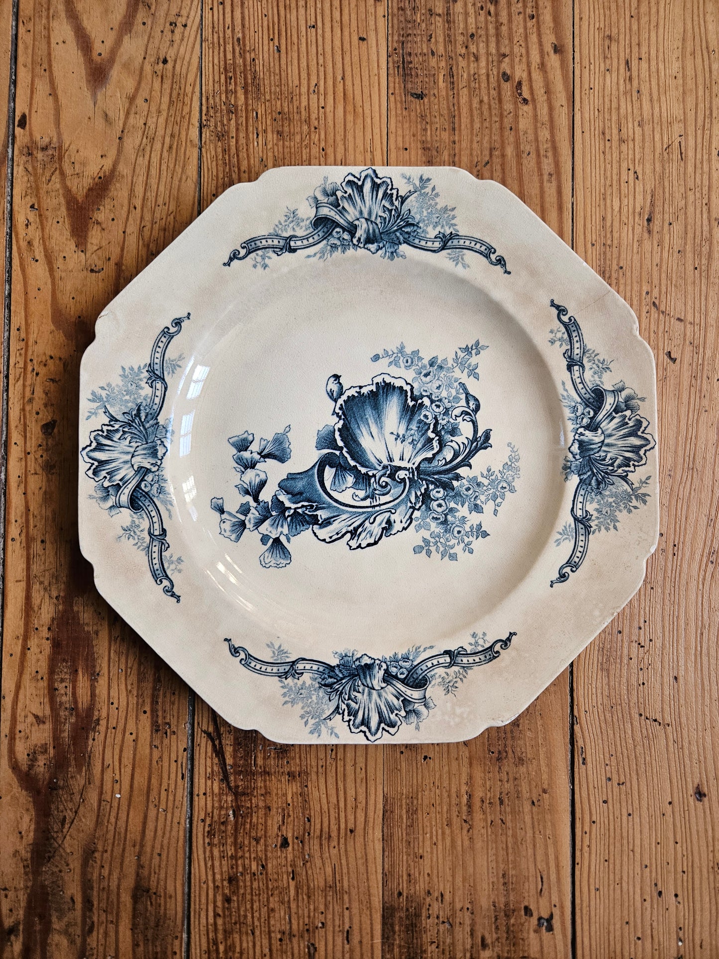 Assiette octogonale ancienne HB & C