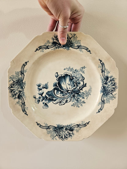 Assiette octogonale ancienne HB & C