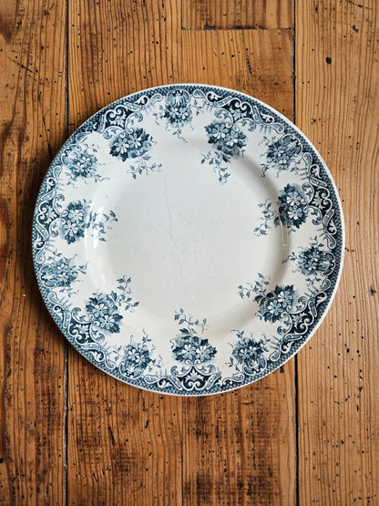 Duo d’assiettes plates dépareillées bleues