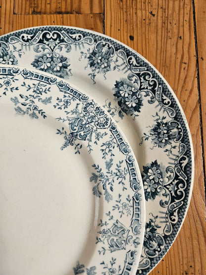 Duo d’assiettes plates dépareillées bleues