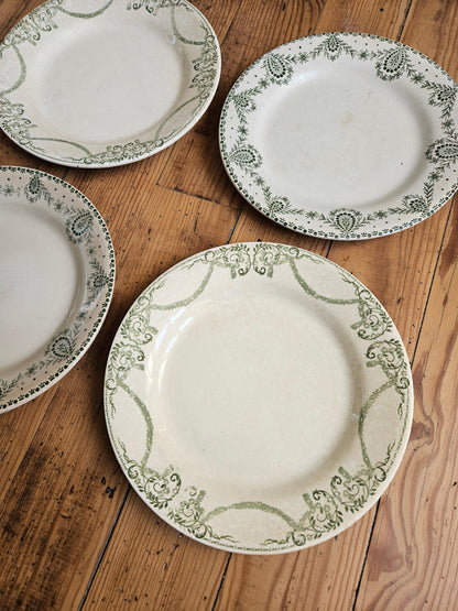 Assiettes plates dépareillées Creil et Montereau vertes