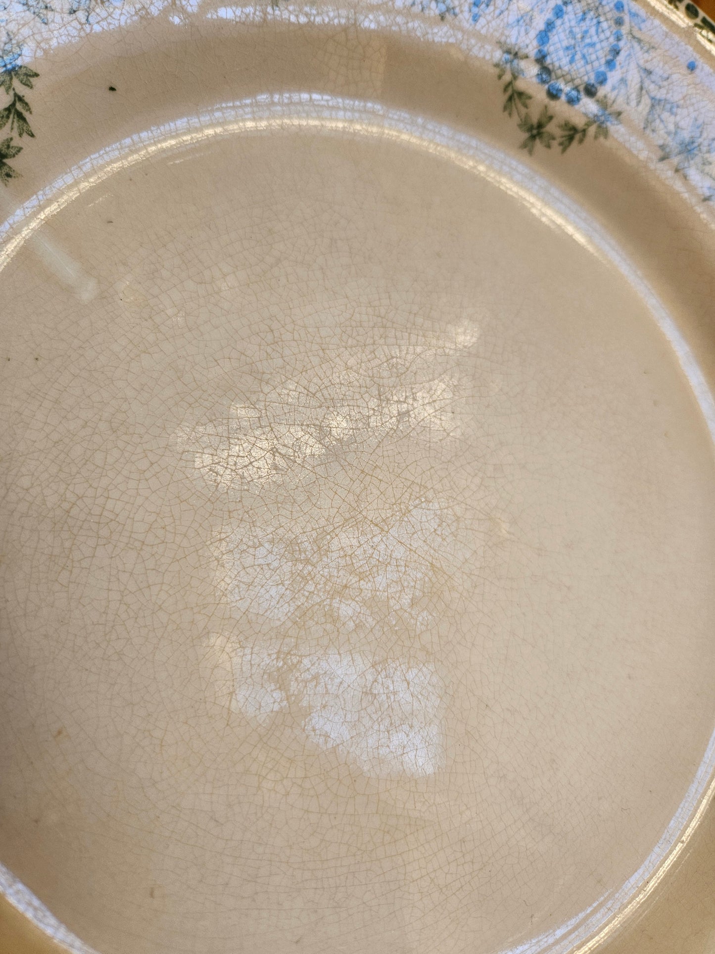 Assiettes plates dépareillées Creil et Montereau vertes