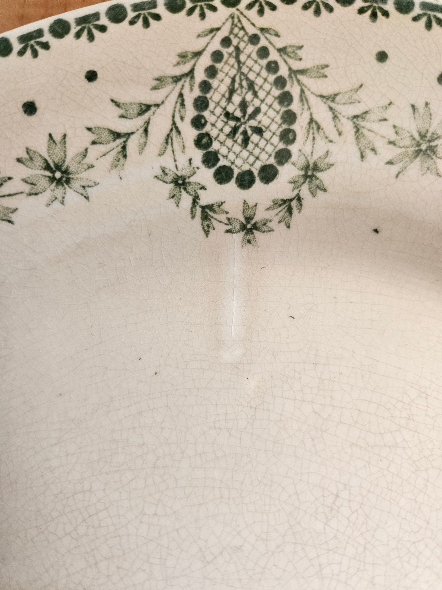 Assiettes plates dépareillées Creil et Montereau vertes