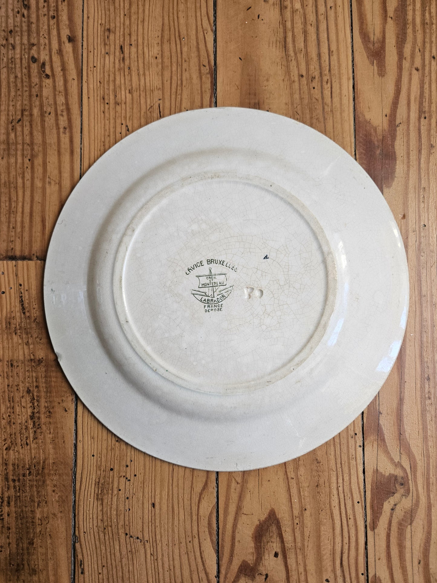Assiettes plates dépareillées Creil et Montereau vertes