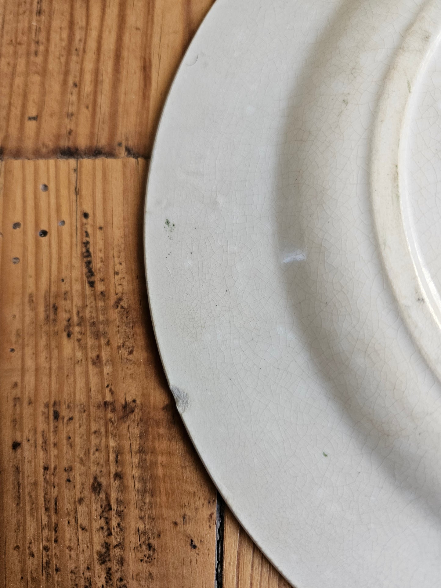 Assiettes plates dépareillées Creil et Montereau vertes