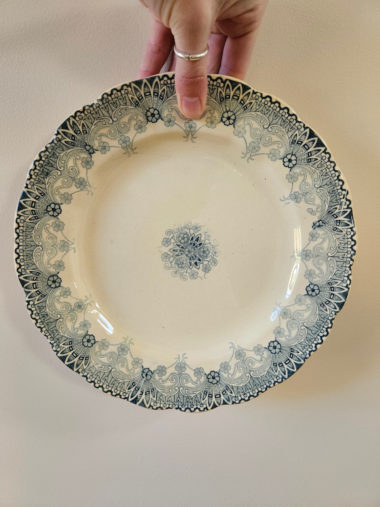 Assiette plate H. Boulenger & Cie, Henriette